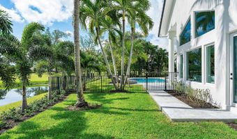 100 Glenbrook Ct, Atlantis, FL 33462