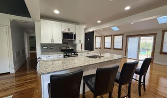 605 Farrelly Ave, Bayville, NJ 08721