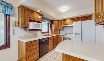 512 12th Ave NW, Altoona, IA 50009