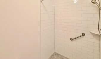 574 A Ave E 2, Bayonne, NJ 07002