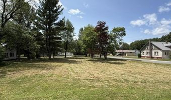 51 Broadway St, Baileyville, ME 04694