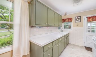 15 Lake Wallkill Rd, Alloway, NJ 07461