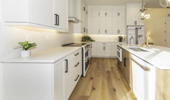 1858 Upland Dr, Ann Arbor, MI 48105