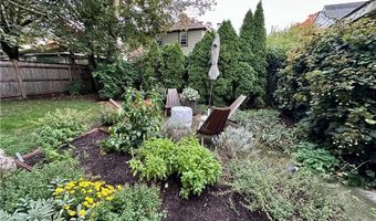 172 Bluff Ave, Cranston, RI 02905