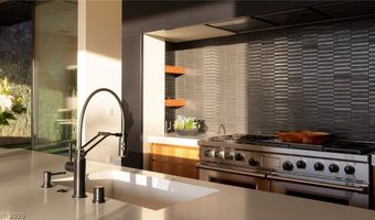 92 Sun Glow Ln, Las Vegas, NV 89135