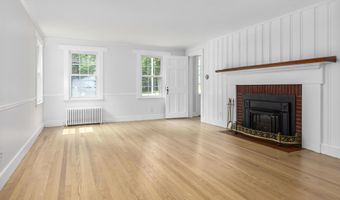 91 Blackstrap Rd, Falmouth, ME 04105