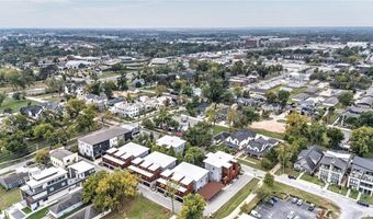 505 SE D St, Bentonville, AR 72712