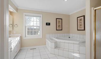 800 27th St SW, Austin, MN 55912