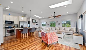 66-166 Waialua Beach Rd A, Haleiwa, HI 96712