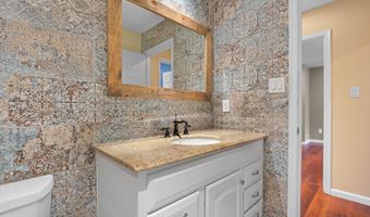 10 PINTO Ct, Rockville, MD 20850