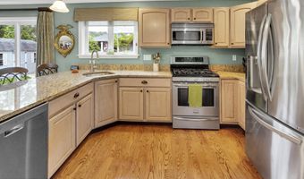 88 3rd Ave, Atlantic Highlands, NJ 07716
