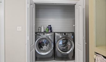 10676 N Oak Crest Dr, Biloxi, MS 39532