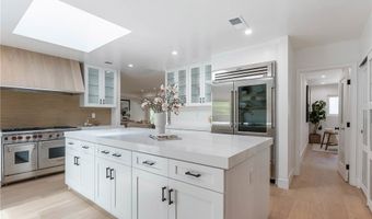 16430 Dorado Dr, Encino, CA 91436
