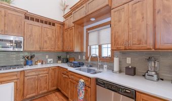 932 Emerald Pines Dr, Arnolds Park, IA 51331