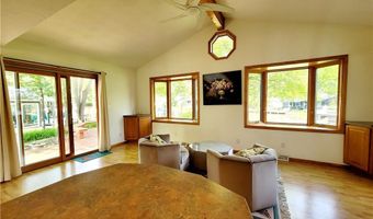 10015 Regatta Trl, Aurora, OH 44202