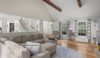 15 Blueberry Ln, Burlington, CT 06013