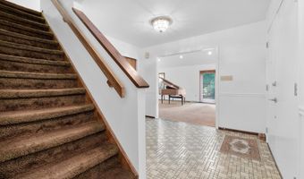 3908 SHORT HILL Dr, Allentown, PA 18104