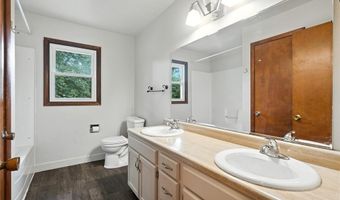 413 E 5th St, Anamosa, IA 52205