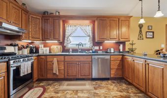1677 Victor Ave, Winthrop, IA 50682