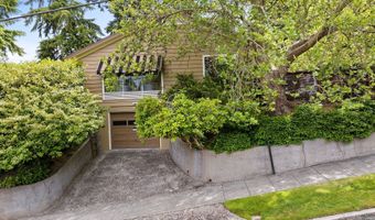 1228 11TH St, Astoria, OR 97103