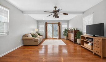 28 Willow St, Bayonne, NJ 07002