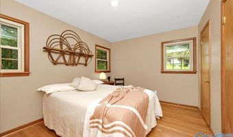 4975 Section Line Rd, Albertville, AL 35950