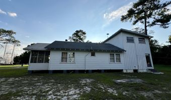 8862 Garland St, Bayou La Batre, AL 36509