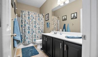 1136 New Ballwin Oaks Dr, Ballwin, MO 63021