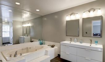 13 AVALON Ct, Bethesda, MD 20816