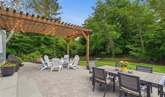 1 Blacksmith Rd, Lincoln, RI 02865