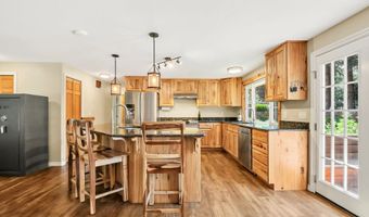 41800 MADRONE St, Springfield, OR 97478