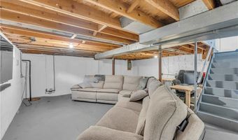 901 Jean Ave, Akron, OH 44310