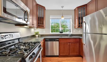 4163 S FOUR MILE RUN Dr 301, Arlington, VA 22204