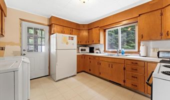 215 Dewey St, Bennington, VT 05201