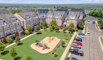 42550 SUNSET RIDGE Sq, Ashburn, VA 20148