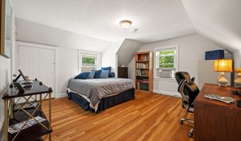 118 Poplar St, Bangor, ME 04401