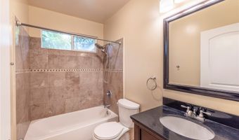 2407 St Louis Dr B, Honolulu, HI 96816