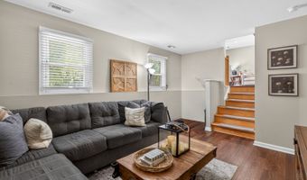 1000 Timberwood Ln, Algonquin, IL 60102
