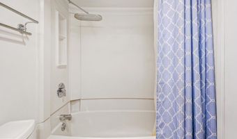 5904 MOUNT EAGLE Dr 105, Alexandria, VA 22303