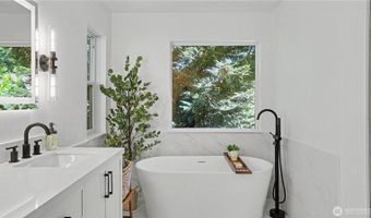 14719 102nd Ave NE, Bothell, WA 98011