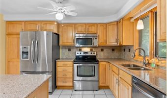71 Hawthorne Pl, North Providence, RI 02904