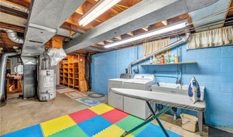 154 Walnut Dr, Amherst, OH 44001