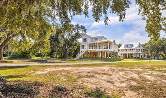 642 N Beach Blvd, Bay St. Louis, MS 39520