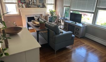 76 Poplar Dr, Cranston, RI 02920