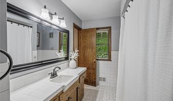 109 Cimarron Ct, Apple Valley, MN 55124
