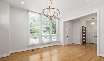 924 28TH St S, Arlington, VA 22202