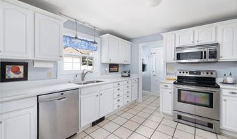 221 Trinity St, Warwick, RI 02886