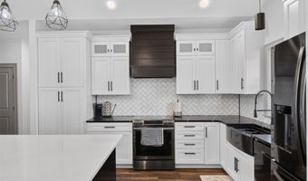 324 31st St SE, Altoona, IA 50009