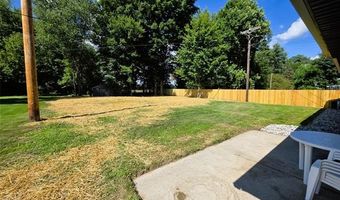 215 Almont Ave, Almont, MI 48003