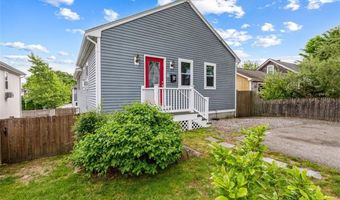 93 Church St, Barrington, RI 02806